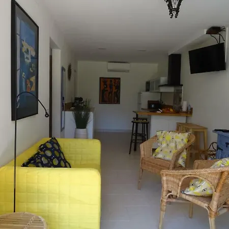 Rez De Jardin Pres Riells Holiday home