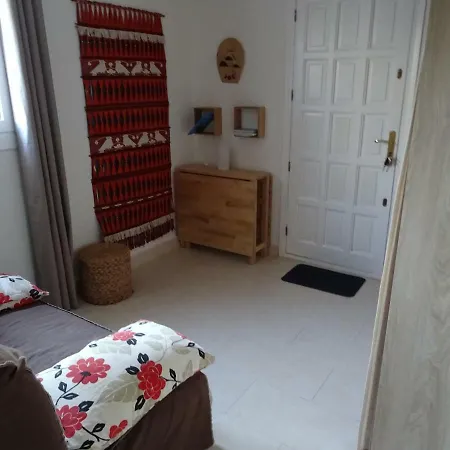 Rez De Jardin Pres Riells Holiday home